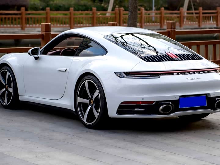 Фото 6 - Porsche 911