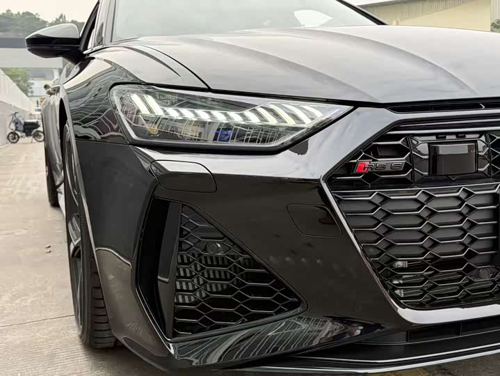 Фото 2 - Audi RS 6