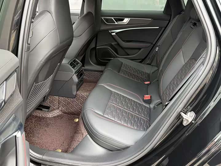 Фото 4 - Audi RS 6