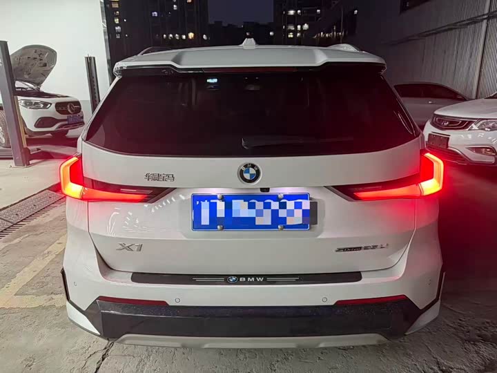 Фото 3 - BMW X1