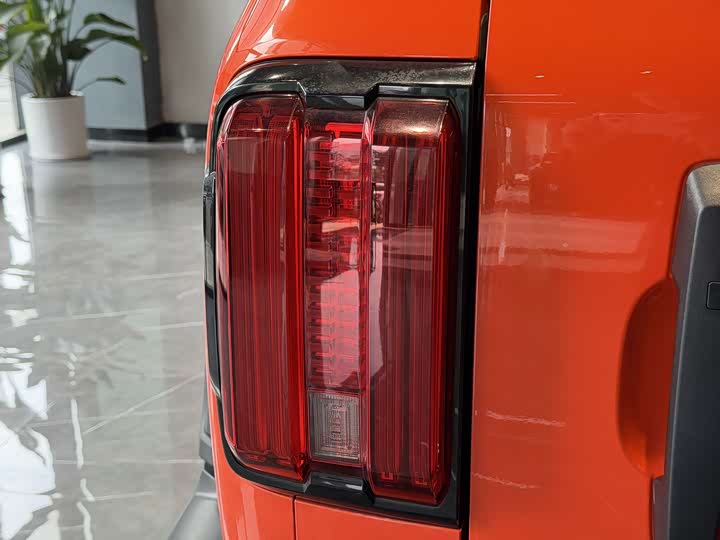 Фото 6 - Tank 300