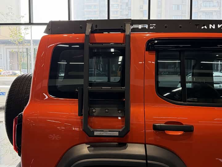 Фото 7 - Tank 300