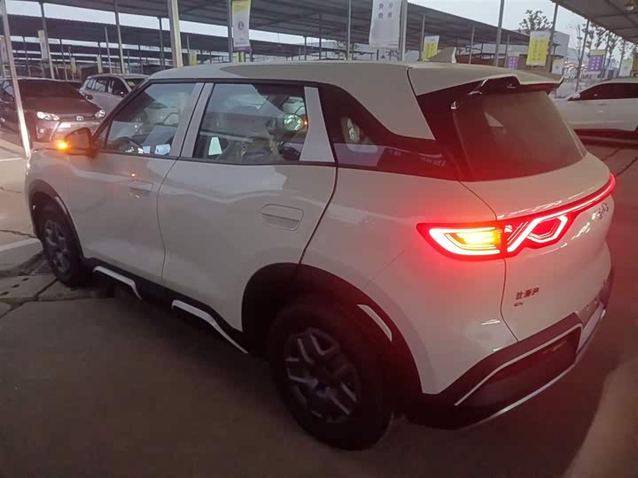 Фото 5 - BYD Yuan Up