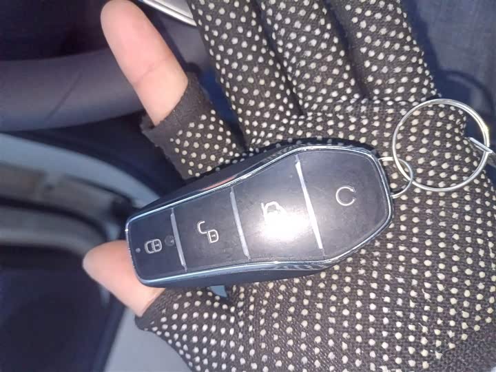 Фото 9 - BYD Yuan Up