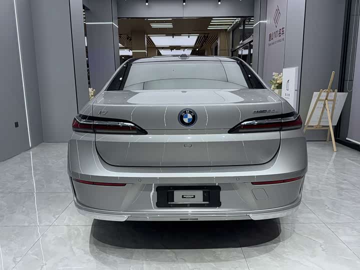 Фото 7 - BMW i7