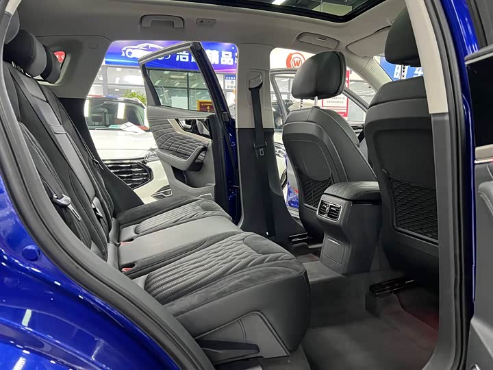 Фото 8 - Hongqi HS5