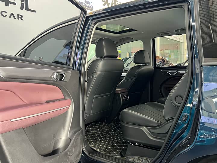 Фото 9 - GAC Trumpchi M6