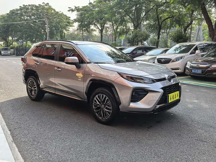 Фото 5 - Toyota Wildlander