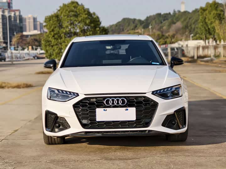 Фото 3 - Audi A4L