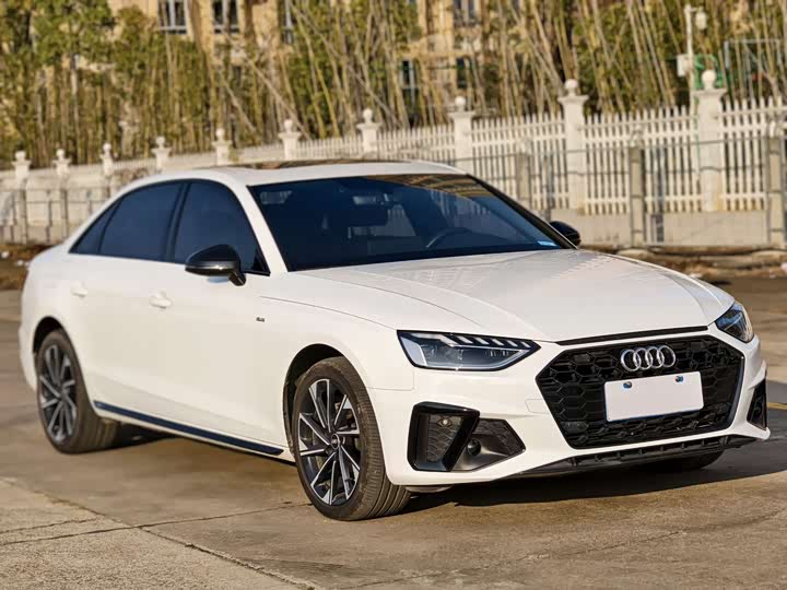 Фото 4 - Audi A4L