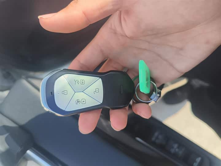 Фото 9 - XPeng P7