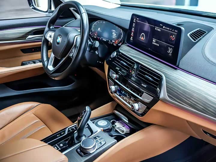 Фото 5 - BMW 6 Series GT