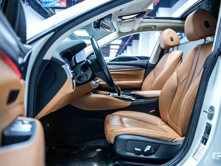 Фото 9 - BMW 6 Series GT