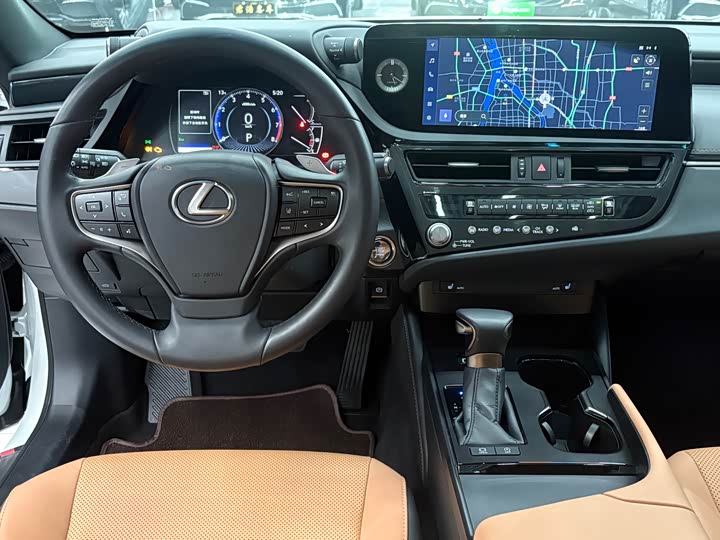 Фото 6 - Lexus ES