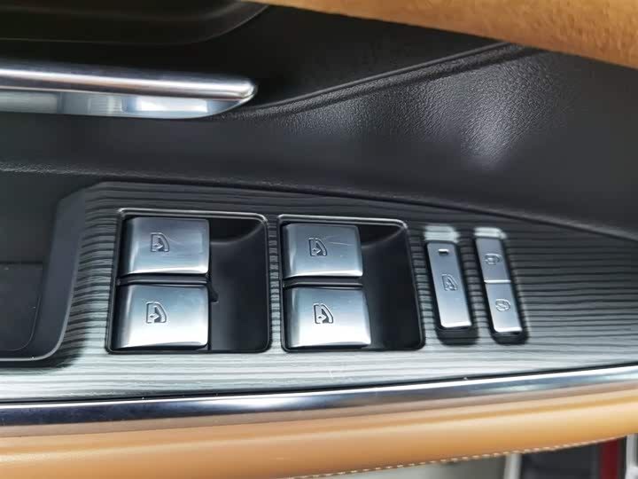 Фото 9 - Mazda EZ-6