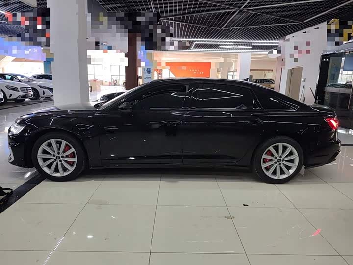 Фото 5 - Audi A6L