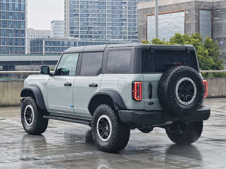 Фото 2 - Ford Bronco