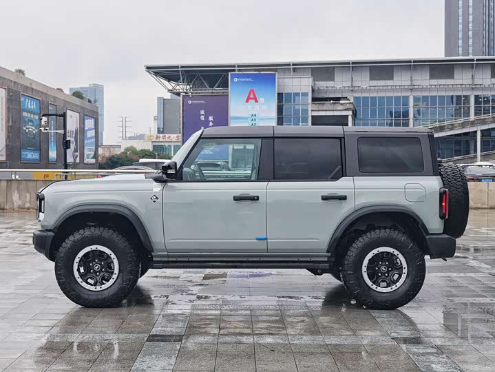 Фото 5 - Ford Bronco