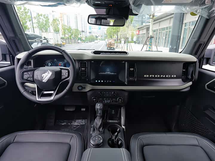 Фото 6 - Ford Bronco