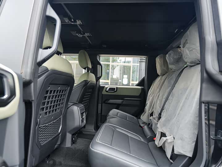 Фото 8 - Ford Bronco