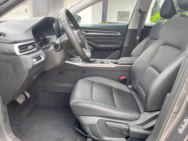 Фото 7 - Geely Emgrand