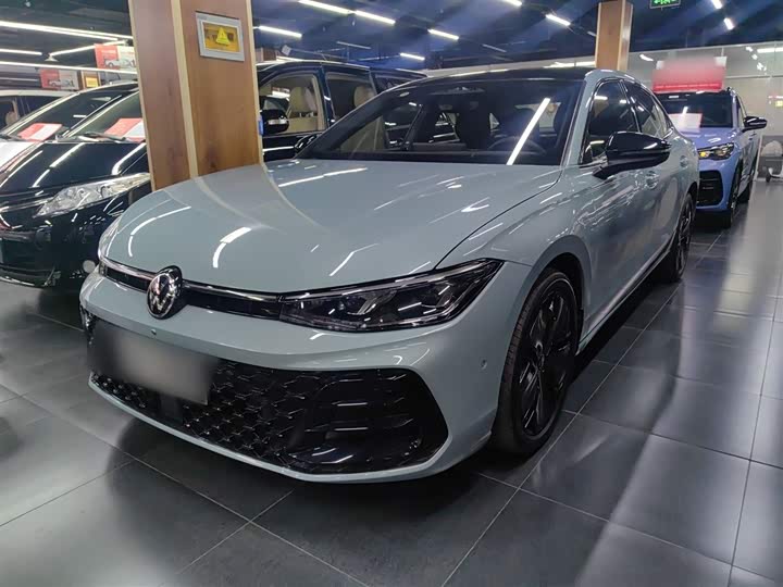 Фото 2 - Volkswagen Passat