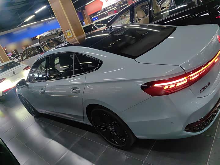 Фото 5 - Volkswagen Passat