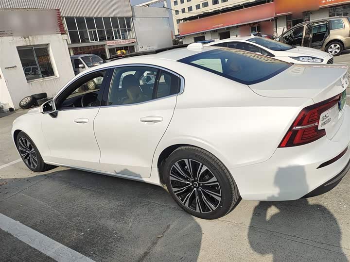 Фото 5 - Volvo S60