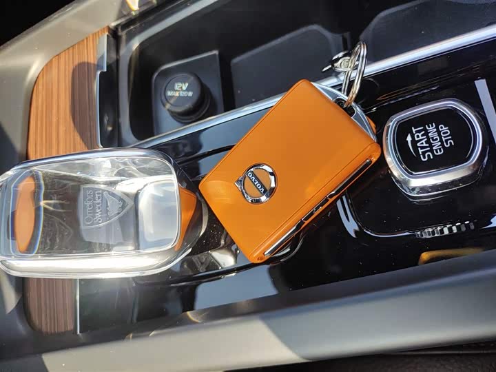 Фото 9 - Volvo S60