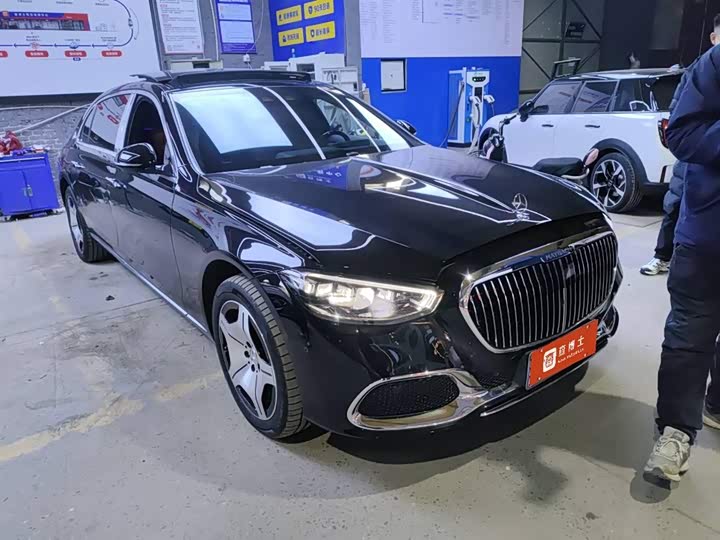 Фото 2 - Mercedes-Benz Maybach S-Class