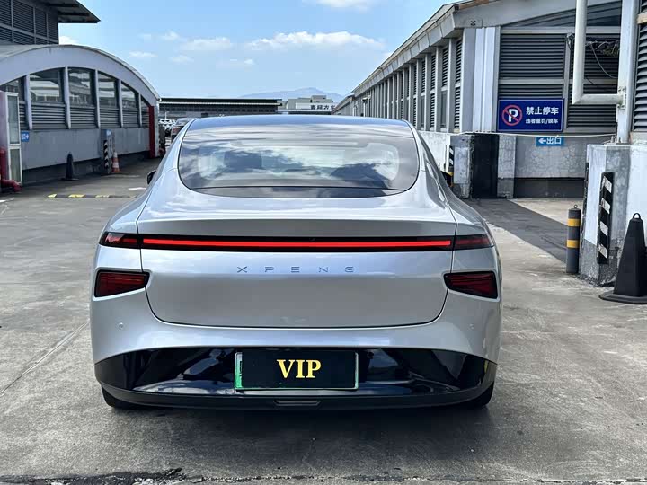 Фото 8 - XPeng P7