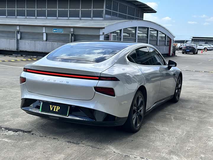 Фото 9 - XPeng P7