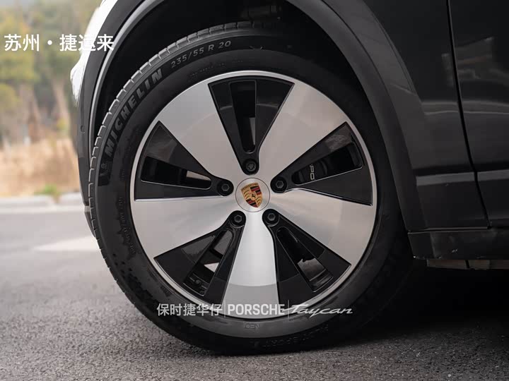 Фото 3 - Porsche Macan EV