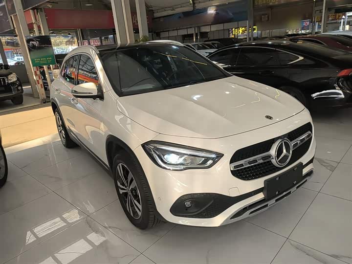 Фото 4 - Mercedes-Benz GLA-Class