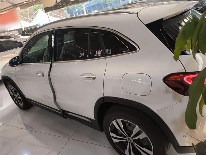 Фото 5 - Mercedes-Benz GLA-Class