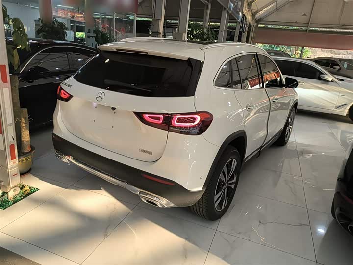 Фото 7 - Mercedes-Benz GLA-Class