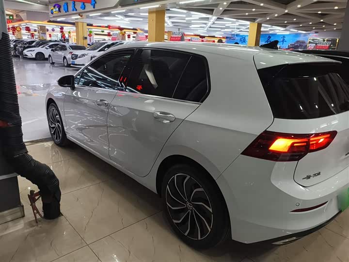 Фото 5 - Volkswagen Golf