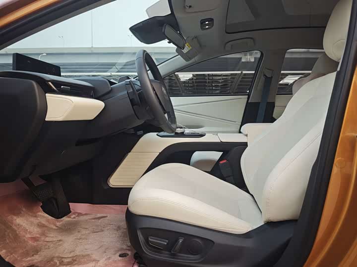 Фото 3 - Toyota bZ5