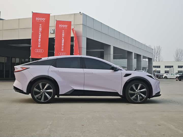 Фото 6 - Toyota bZ5