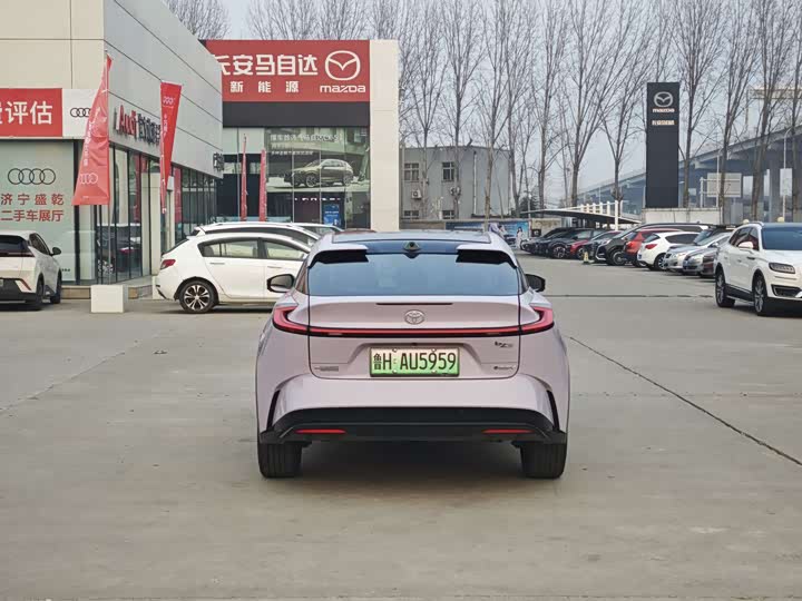 Фото 8 - Toyota bZ5