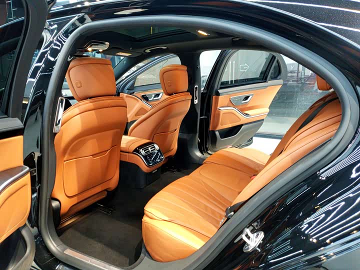 Фото 9 - Mercedes-Benz S-Class