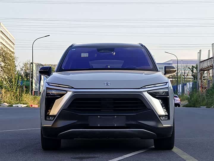 Фото 1 - Nio ES8