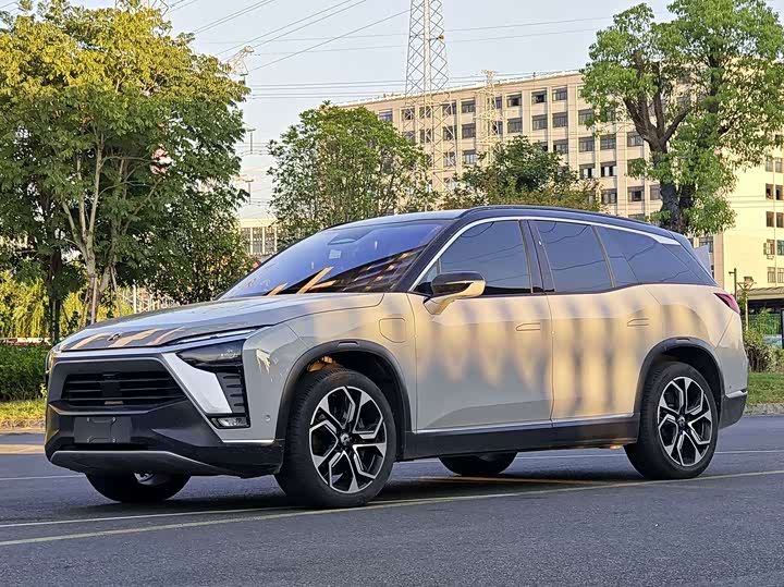 Фото 2 - Nio ES8