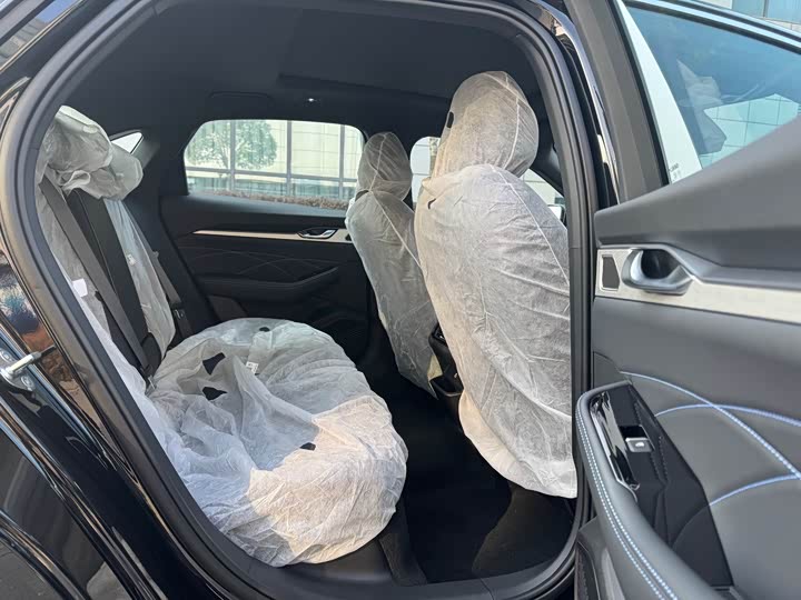 Фото 9 - Geely Preface