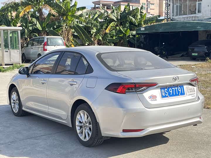 Фото 6 - Toyota Corolla