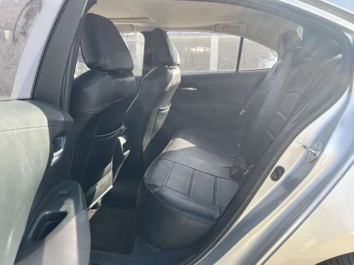 Фото 8 - Toyota Corolla