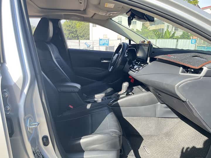 Фото 9 - Toyota Corolla