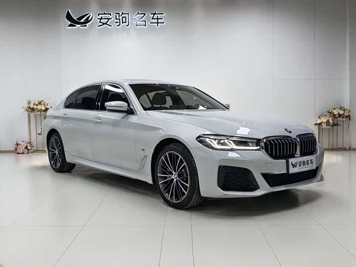 Фото 3 - BMW 5 Series