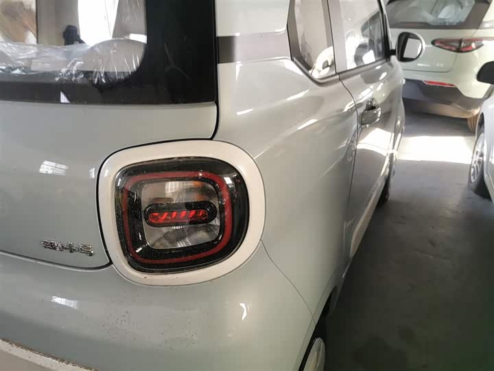 Фото 8 - Bestune Pony