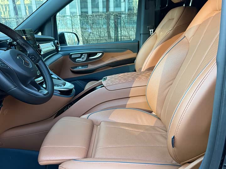 Фото 9 - Mercedes-Benz V-Class